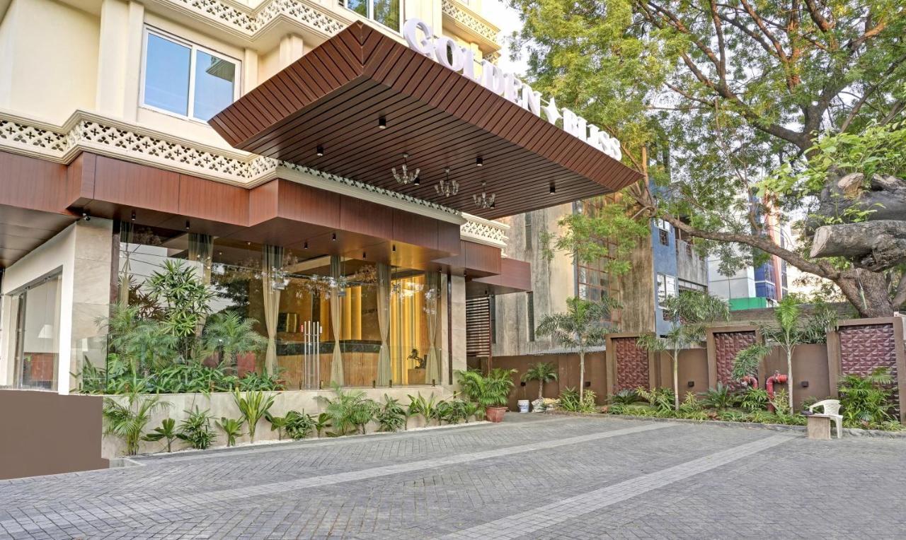 Treebo Tryst Golden Bliss Hotel Nagpur Buitenkant foto